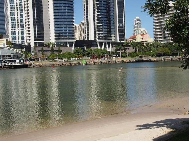 11/29 Tarcoola Crescent, Surfers Paradise QLD 4217