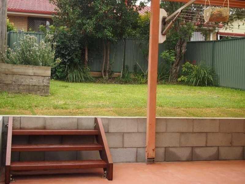 2/197 Central Street, Labrador QLD 4215