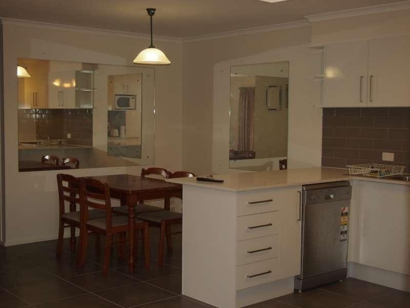 2/197 Central Street, Labrador QLD 4215