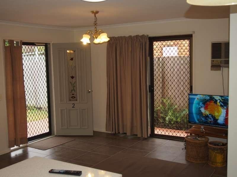 2/197 Central Street, Labrador QLD 4215