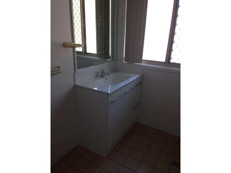 2/157 Frank Street, Labrador QLD 4215