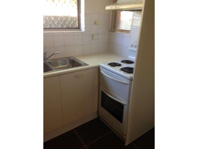 2/157 Frank Street, Labrador QLD 4215