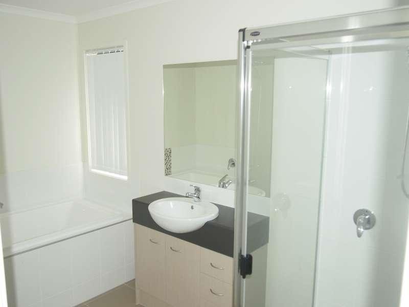 17 McLachlan Circuit, Willow Vale QLD 4209