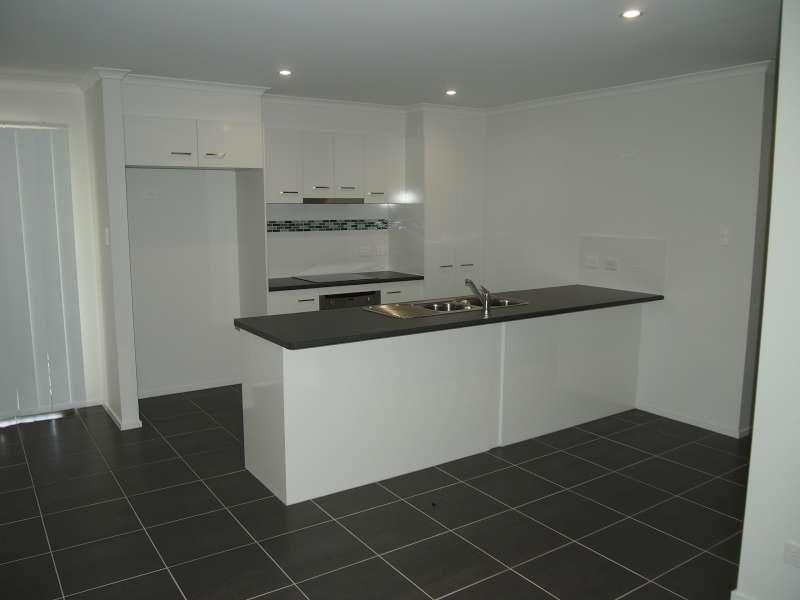 4 Scobie Street, Willow Vale QLD 4209