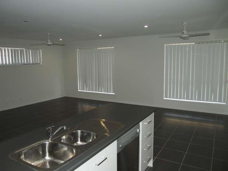 4 Scobie Street, Willow Vale QLD 4209