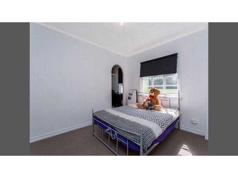 2/2044 Gold Coast Highway, Miami QLD 4220