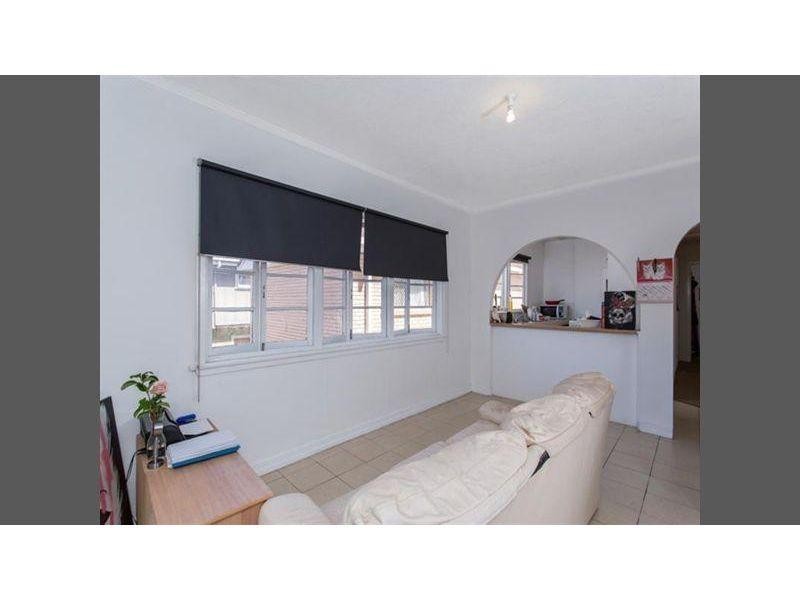 2/2044 Gold Coast Highway, Miami QLD 4220