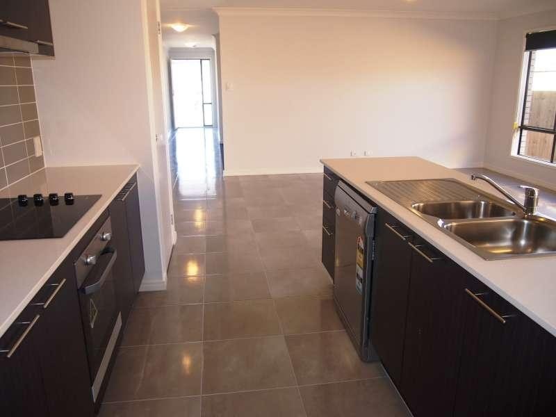19 Custodian Crescent, Ormeau QLD 4208