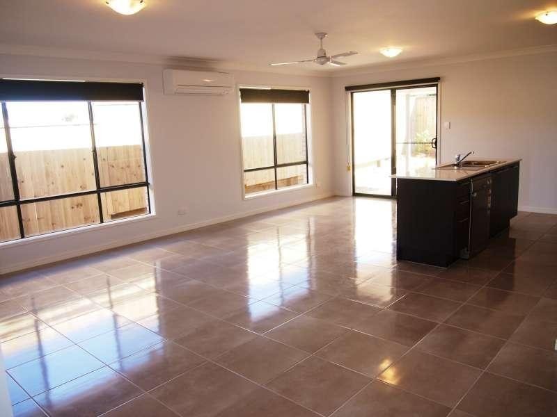 19 Custodian Crescent, Ormeau QLD 4208