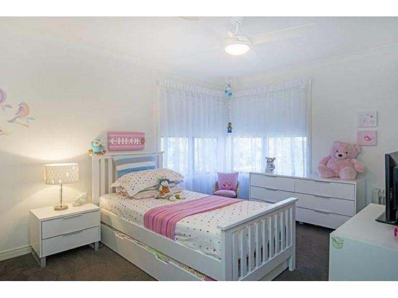 1677 Riverdale Drive, Hope Island QLD 4212