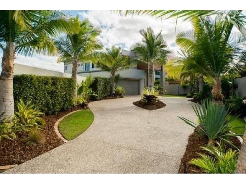 1677 Riverdale Drive, Hope Island QLD 4212