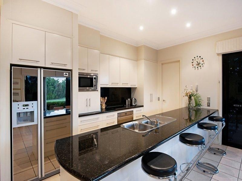 2120 Fernlea Close, Hope Island QLD 4212