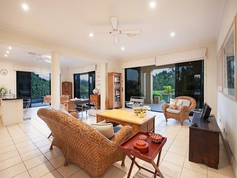 2120 Fernlea Close, Hope Island QLD 4212