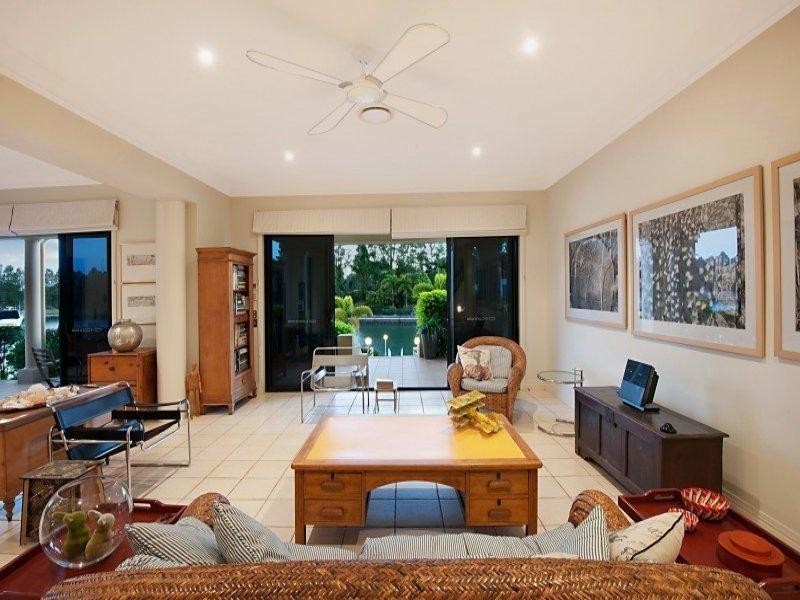 2120 Fernlea Close, Hope Island QLD 4212