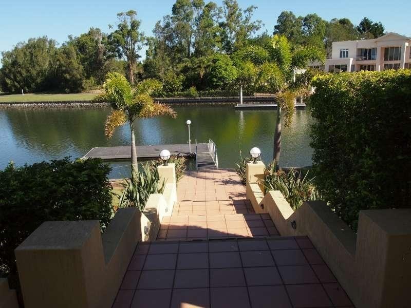 2120 Fernlea Close, Hope Island QLD 4212