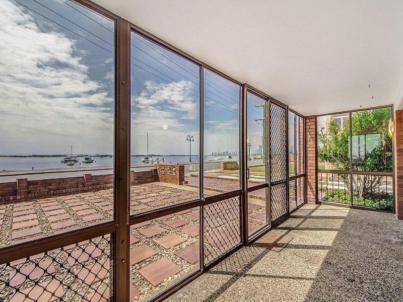 1/268 Marine Parade, Labrador QLD 4215