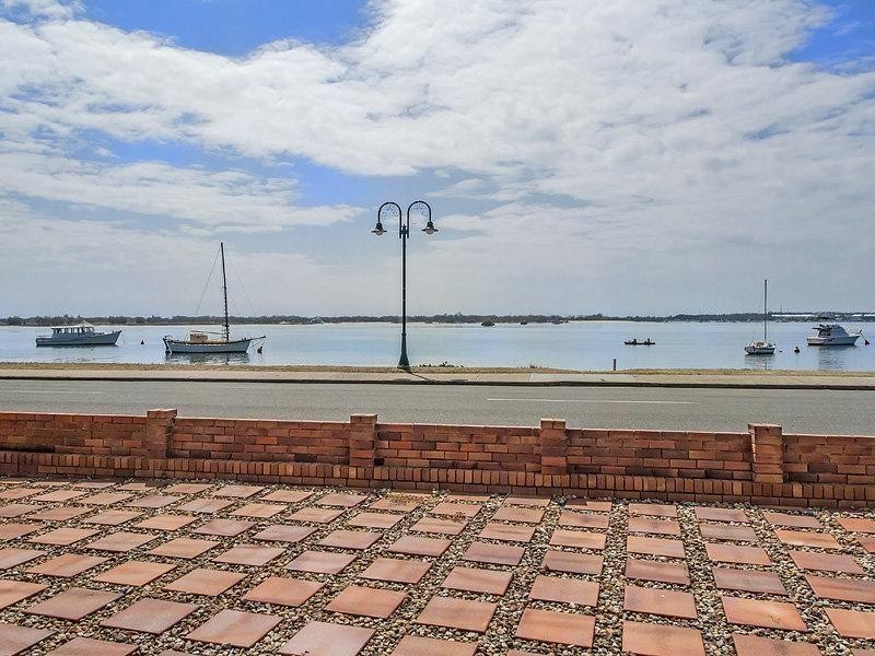 1/268 Marine Parade, Labrador QLD 4215