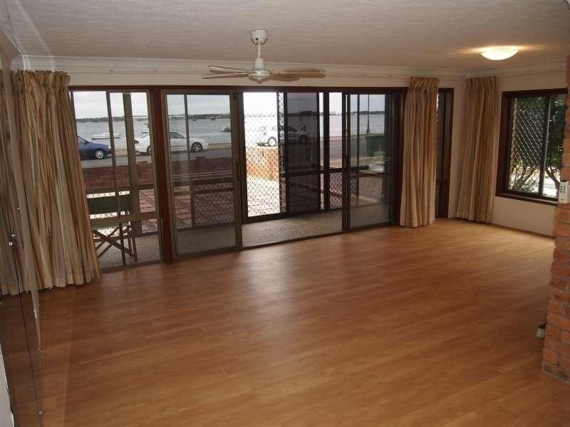 1/268 Marine Parade, Labrador QLD 4215