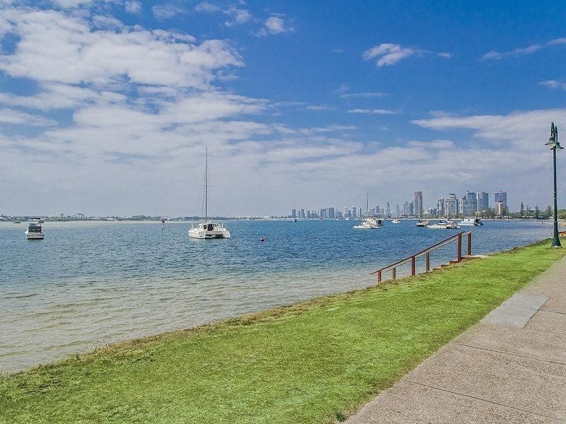 1/268 Marine Parade, Labrador QLD 4215