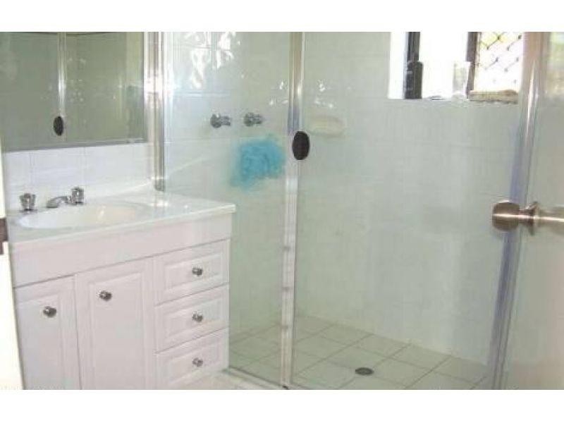 4/2 Johnston Street, Southport QLD 4215