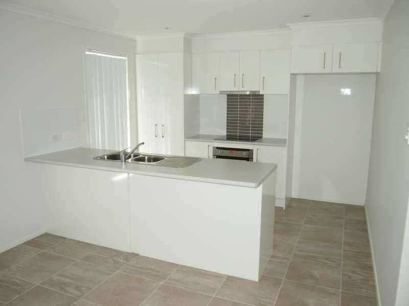 24 McLachlan Circuit, Willow Vale QLD 4209