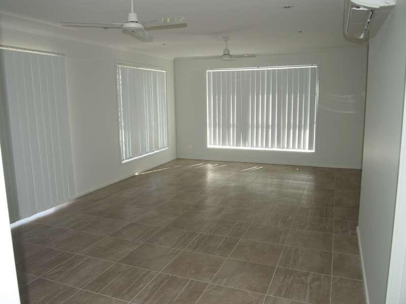 24 McLachlan Circuit, Willow Vale QLD 4209