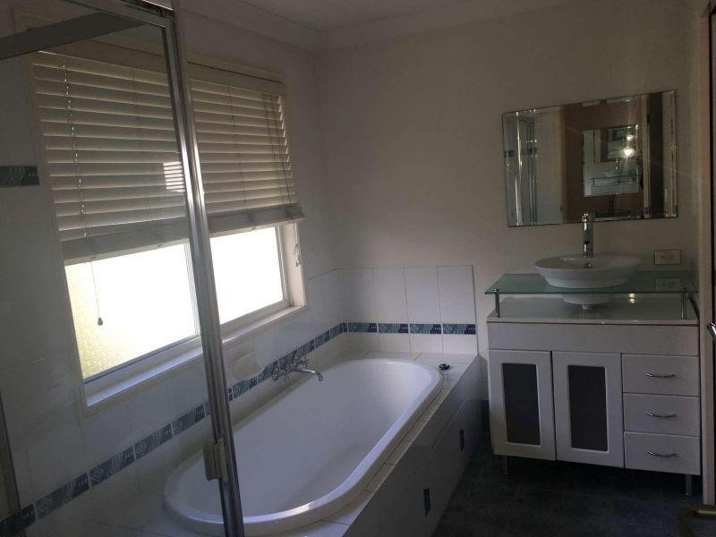 4 Peachester Close, Ormeau QLD 4208