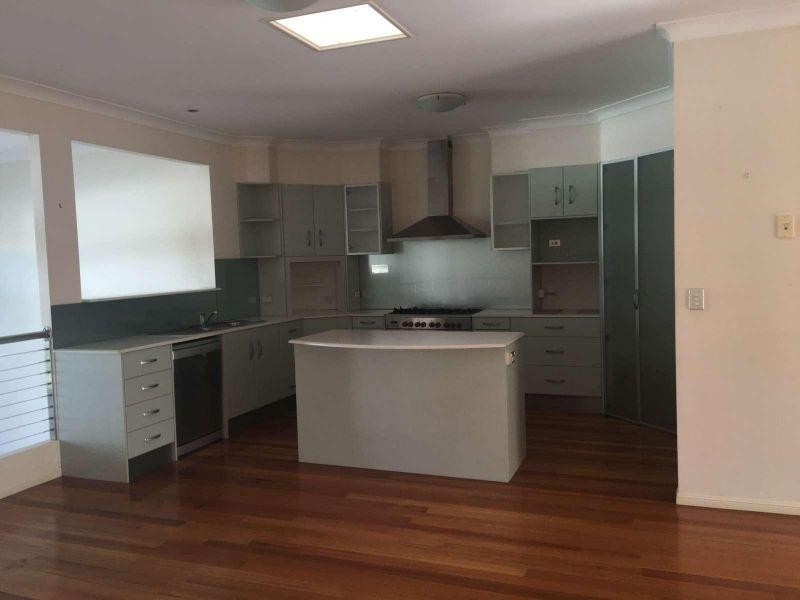 4 Peachester Close, Ormeau QLD 4208
