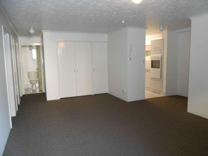 2/418 Marine Parade, Biggera Waters QLD 4216