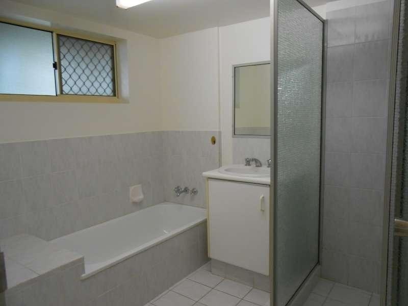 2/418 Marine Parade, Biggera Waters QLD 4216