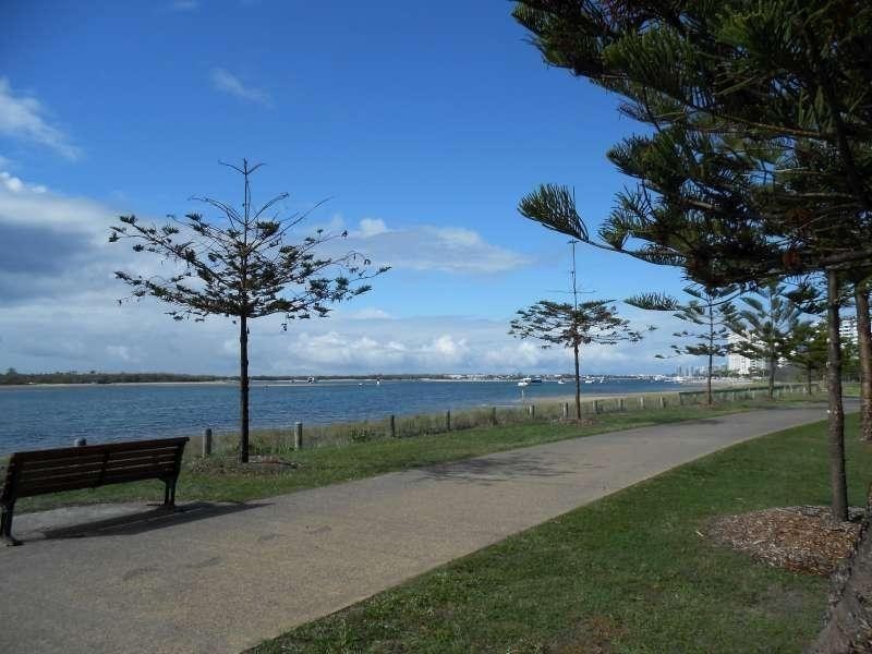 2/418 Marine Parade, Biggera Waters QLD 4216