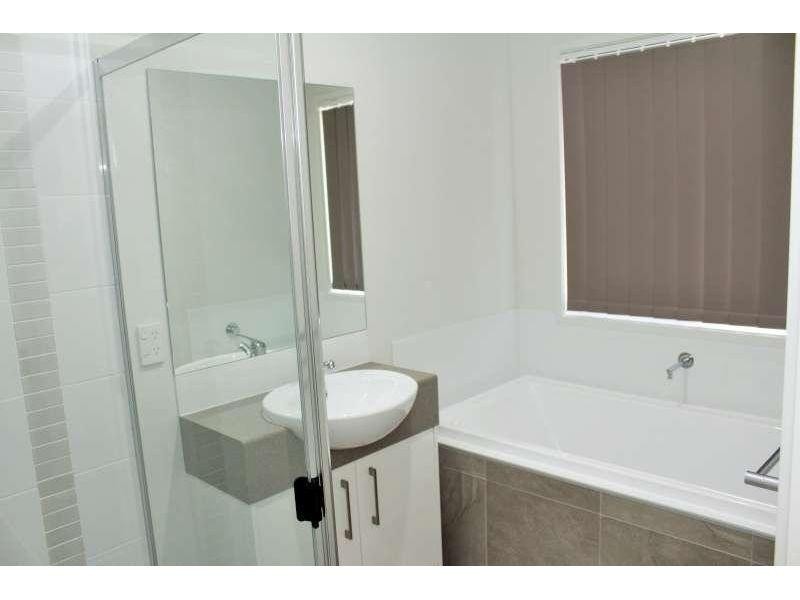 16 Waterhouse Drive, Willow Vale QLD 4209