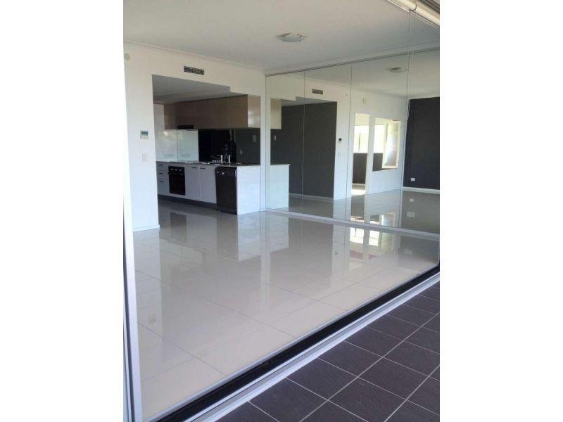 207/30 Paradise Island Road, Surfers Paradise QLD 4217