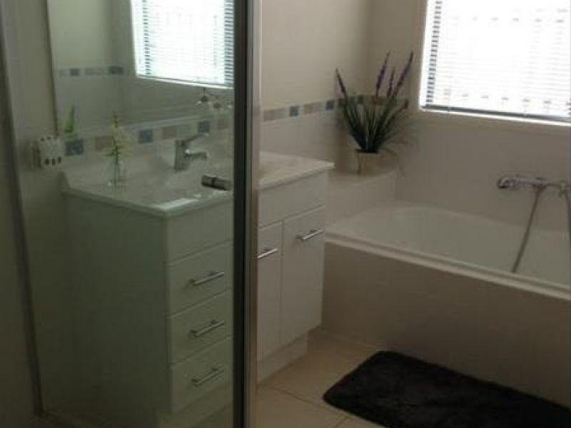 16 Willunga Street, Pacific Pines QLD 4211