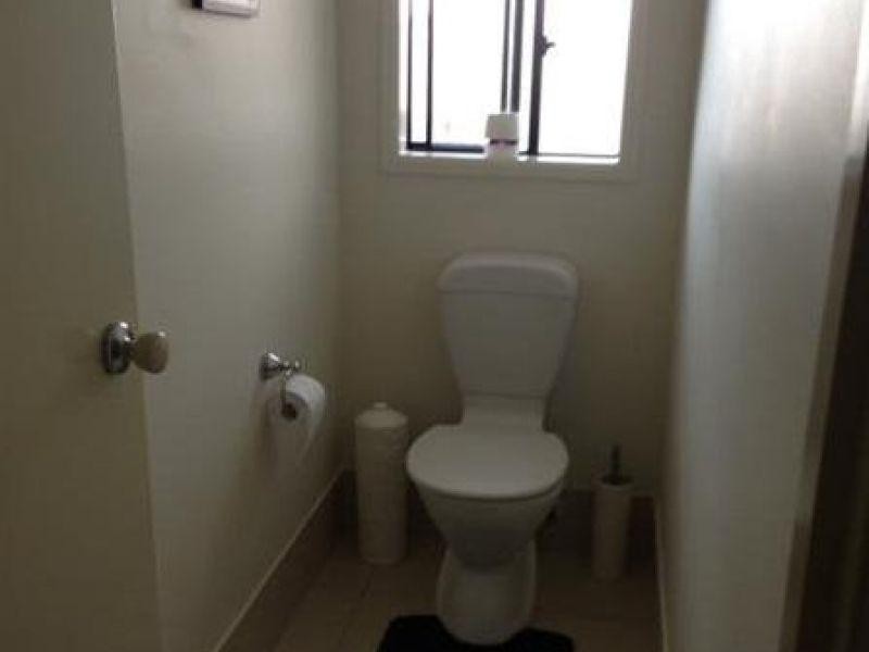 16 Willunga Street, Pacific Pines QLD 4211