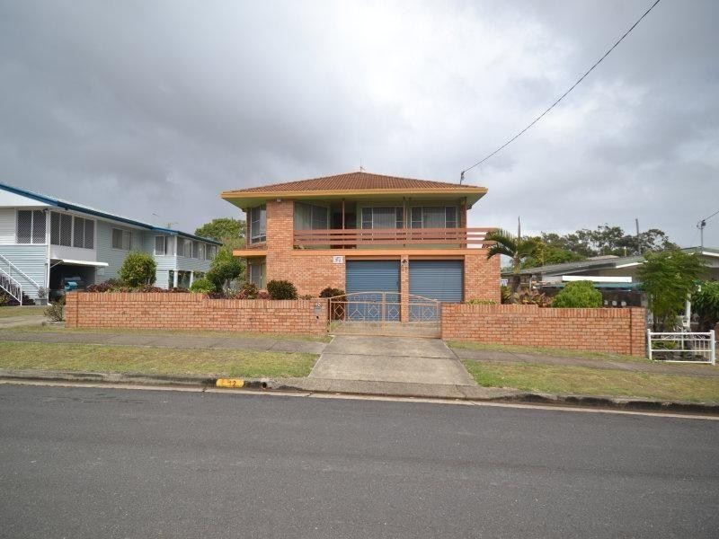 12 Waratah Avenue, Biggera Waters QLD 4216