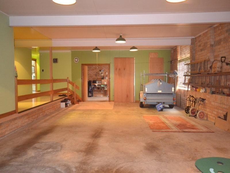 12 Waratah Avenue, Biggera Waters QLD 4216