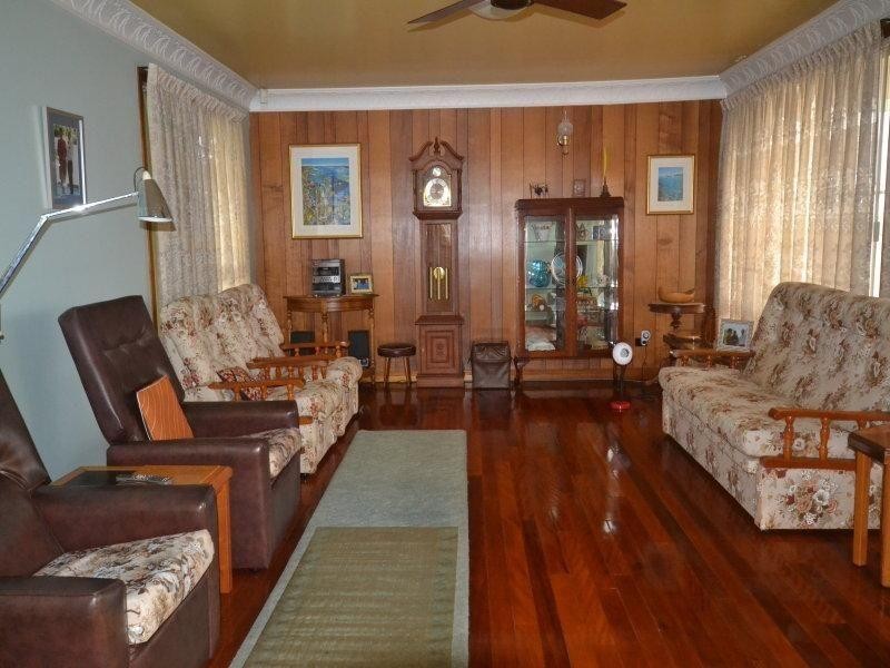 12 Waratah Avenue, Biggera Waters QLD 4216