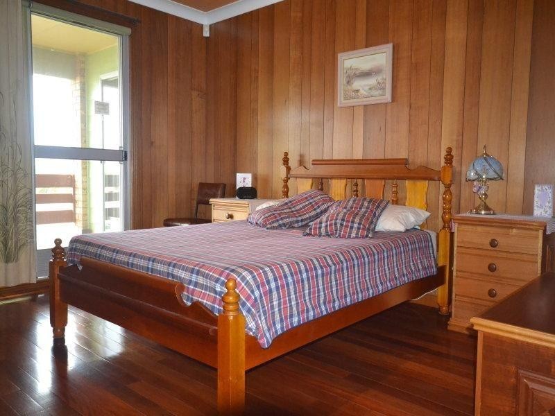 12 Waratah Avenue, Biggera Waters QLD 4216