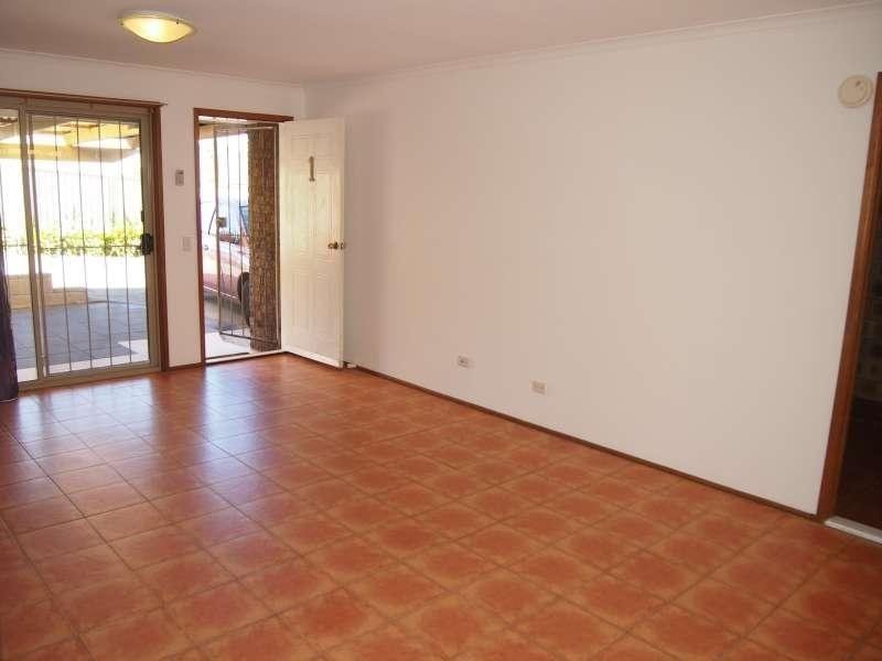 1/3 Ruth Anne Close, Labrador QLD 4215