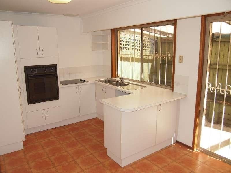 1/3 Ruth Anne Close, Labrador QLD 4215