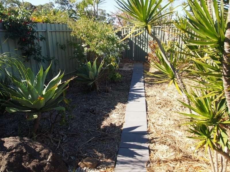 1/3 Ruth Anne Close, Labrador QLD 4215