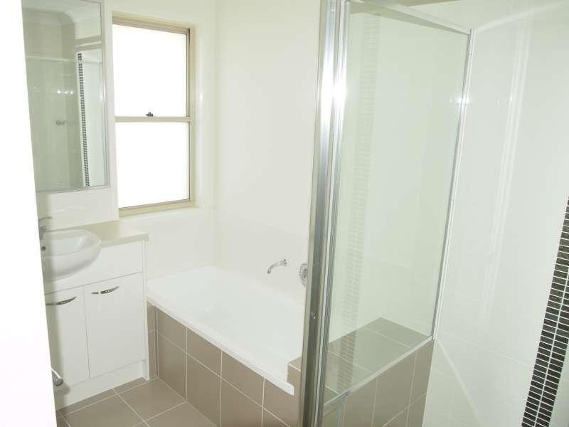 8 Oscar Close, Ormeau QLD 4208