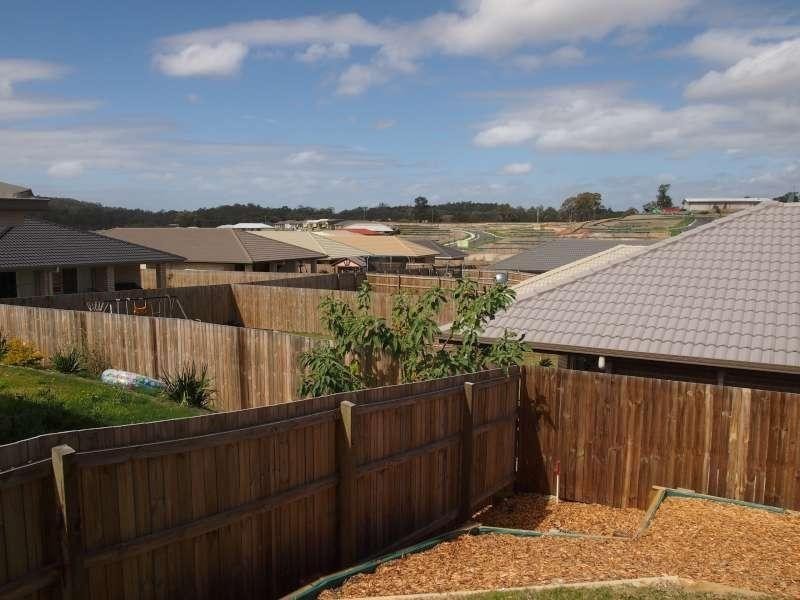 8 Oscar Close, Ormeau QLD 4208