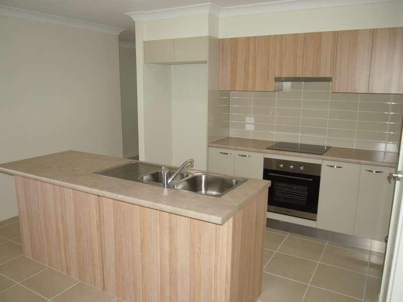 8 Oscar Close, Ormeau QLD 4208