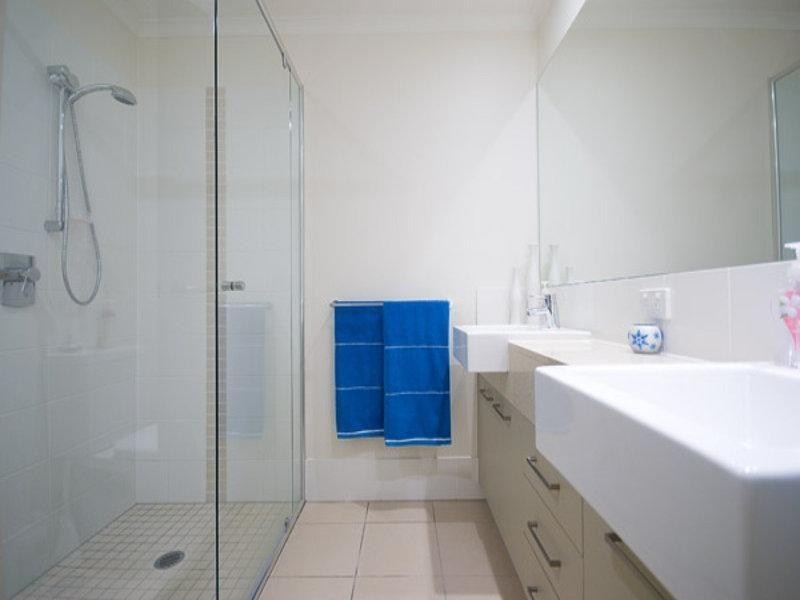 20/12 Bayview Street, Runaway Bay QLD 4216