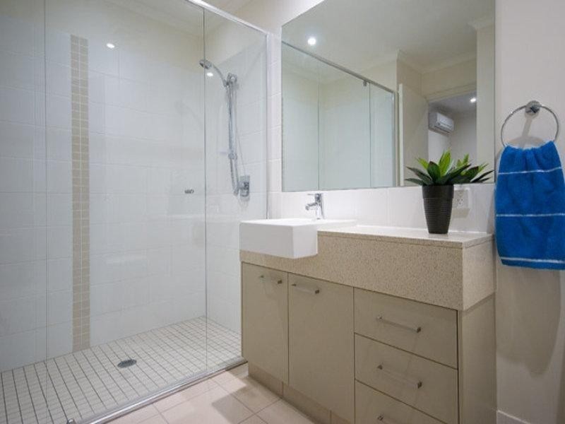 20/12 Bayview Street, Runaway Bay QLD 4216