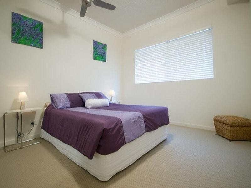 20/12 Bayview Street, Runaway Bay QLD 4216