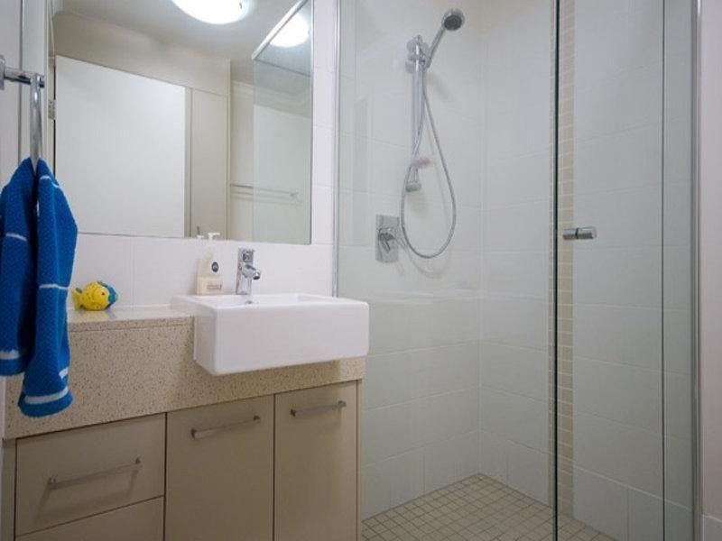 20/12 Bayview Street, Runaway Bay QLD 4216