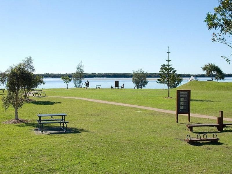 20/12 Bayview Street, Runaway Bay QLD 4216